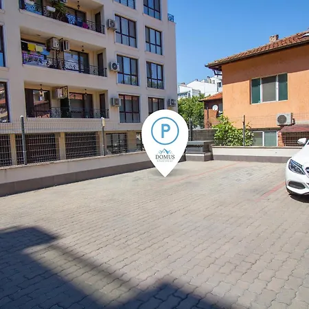 Domus Amber With Parking Apartamento