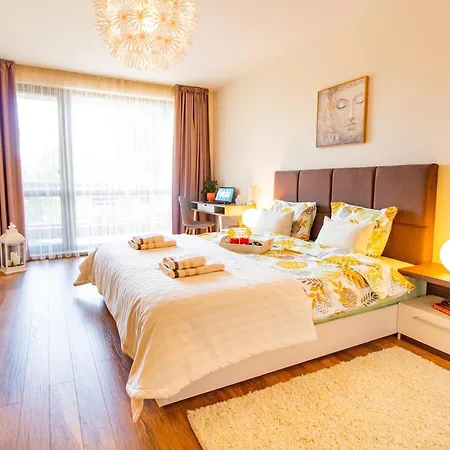 Domus Amber With Parking Apartamento *