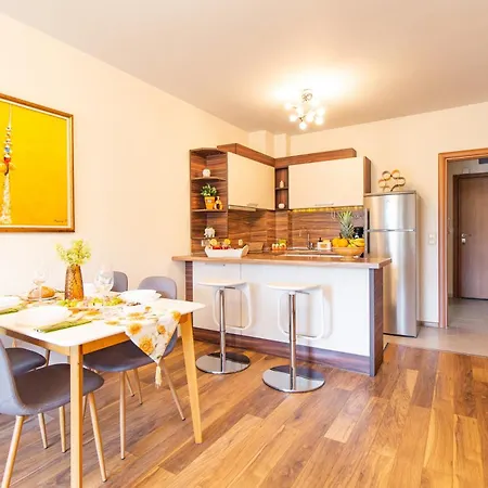 Domus Amber With Parking * 플로브디프